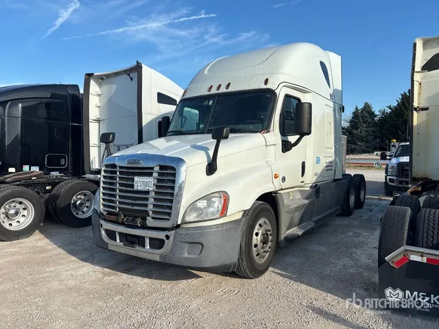 2018 Freightliner Cascadia 125 6x4 T/A Sleeper Truck Tractor