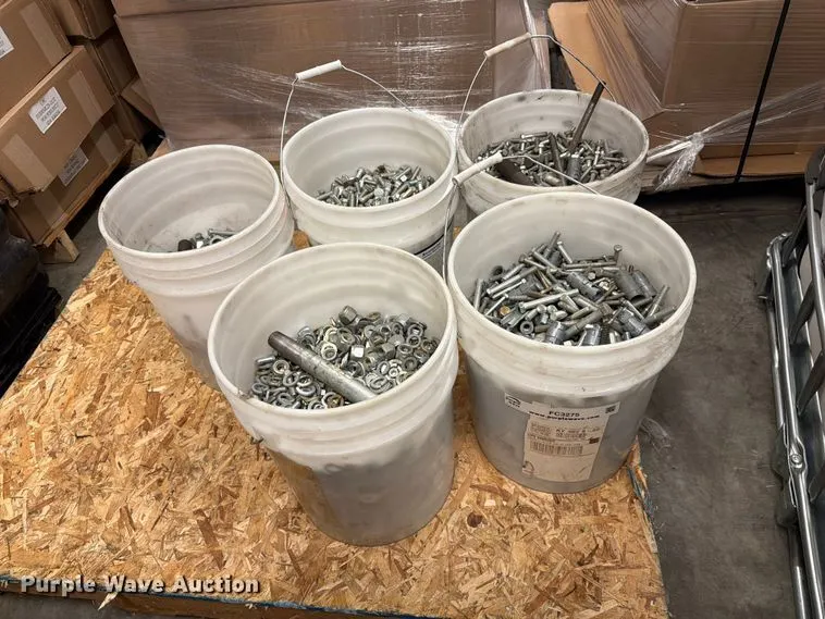 Fastening hardware