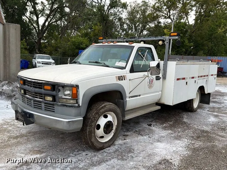 1997 Chevrolet C3500 utility bed pickup truck