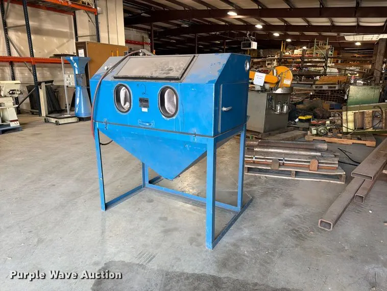 Cyclone sand blast cabinet