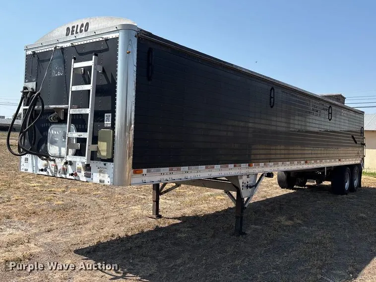 2011 Wilson DWG-550WB grain trailer