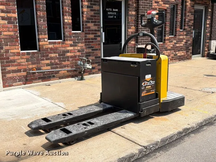 2014 Yale MPE0601LFN24T2748 pallet jack