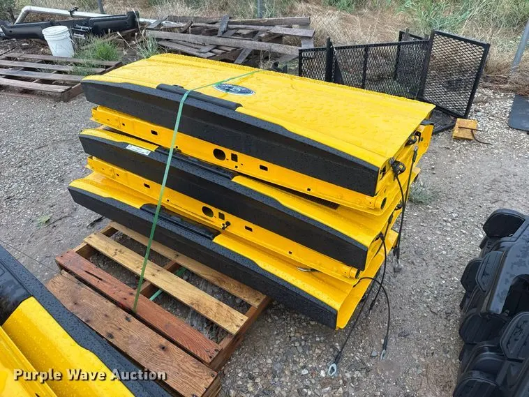 (6) pickup truck tailgates