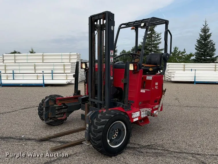 2017 Moffett M8 55.4 forklift
