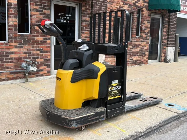 2019 Yale MPE060LGN24T2748 pallet jack