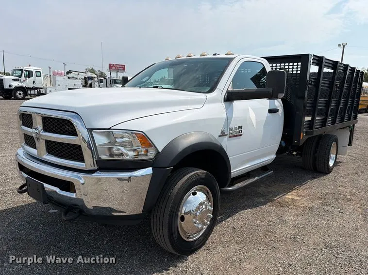 2018 RAM 5500 flatbed truck