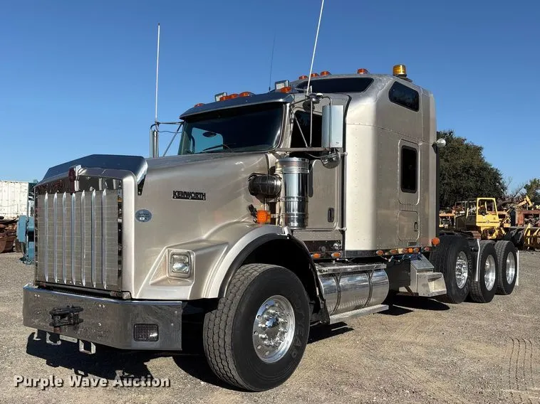 2008 Kenworth T800 semi truck