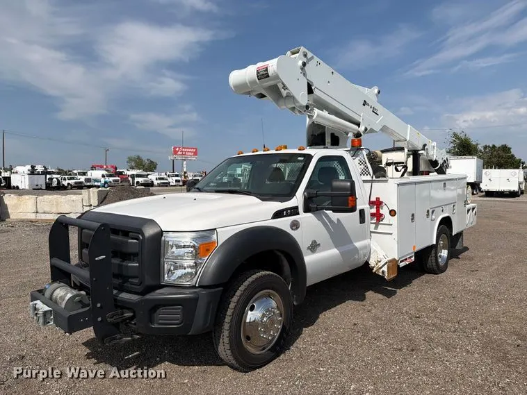 2012 Ford F550 Super Duty bucket truck