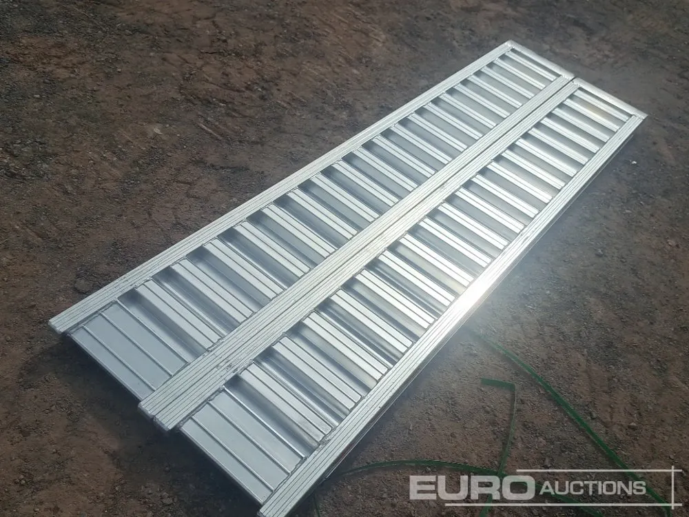 Unused 2375mm x 340mm x 82mm 3300Kg Aluminium Ramps