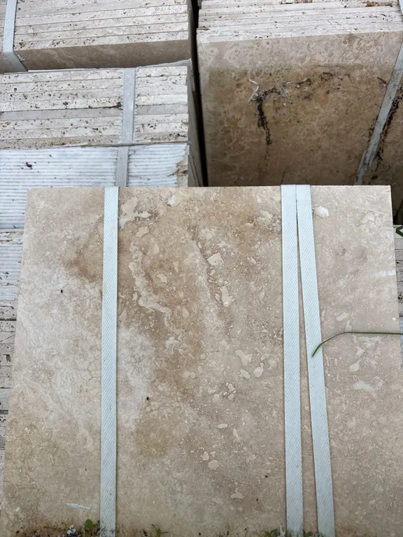 32 Bundles of Unused Travertine Tile