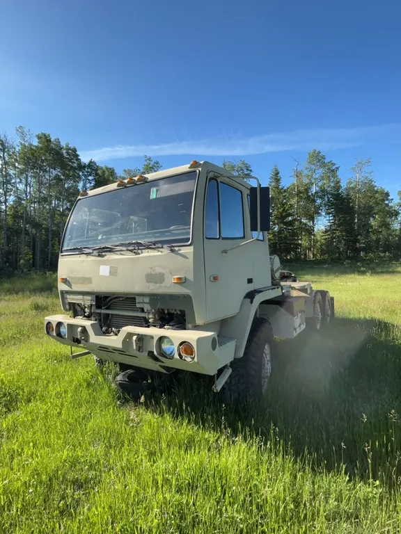 Stewart & Stevenson M1088 MTV Tractor Truck