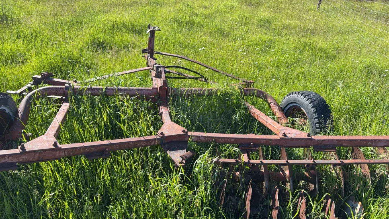 Pull-Type Disc Harrow Agricultural Implement