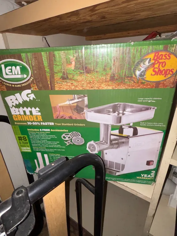 LEM Big Bite #8 Meat Grinder 0.35 HP