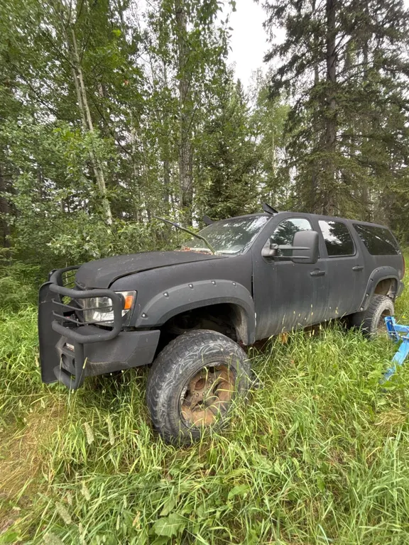 Chevrolet Suburban 4WD SUV, Not Running