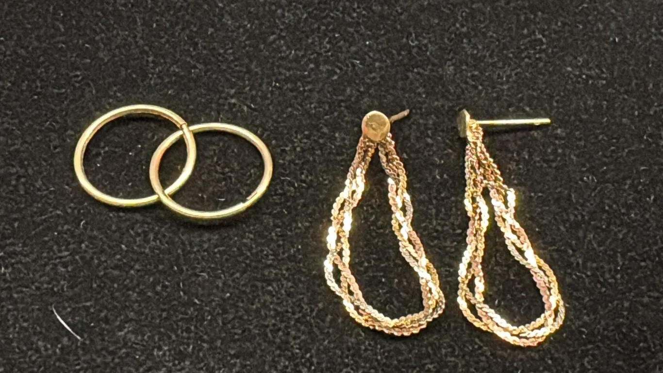 TWO PAIRS APPROX 10K EARRINGS (G)