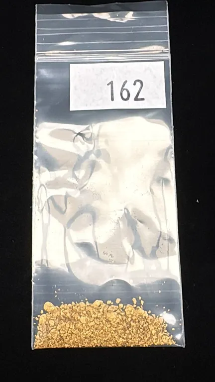 GOLD FLAKES (4.7G)