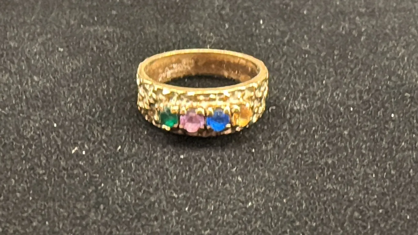 APPROX 10K LADIES RING SET WITH MULTI-COLOURED STONES (3.3G)