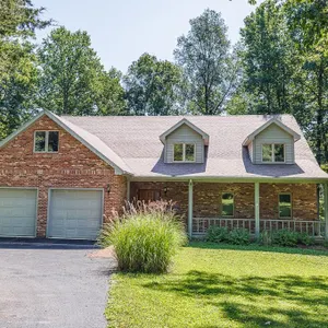 2557 S Smith Rd