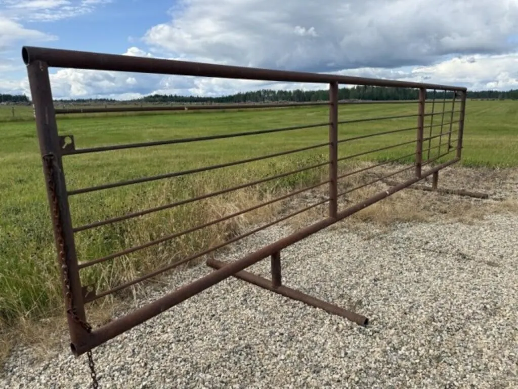 24' Self Standing Corral Panel c/w 7' Gate