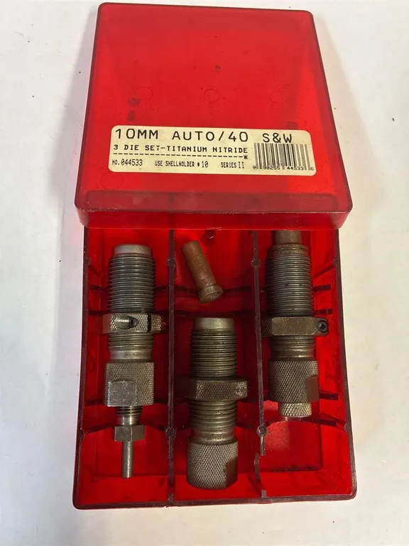Hornady 40 cal S&W reloading dies.