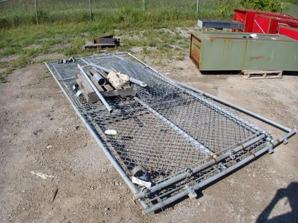 Qty Of (2) 14 Ft 10 In. x 6 Ft Gates