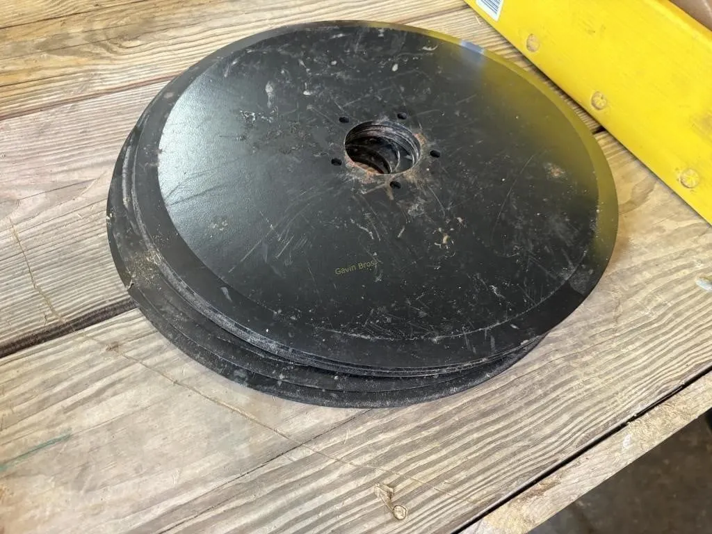 6 - John Deere Single-Disc Fertilizer Opener