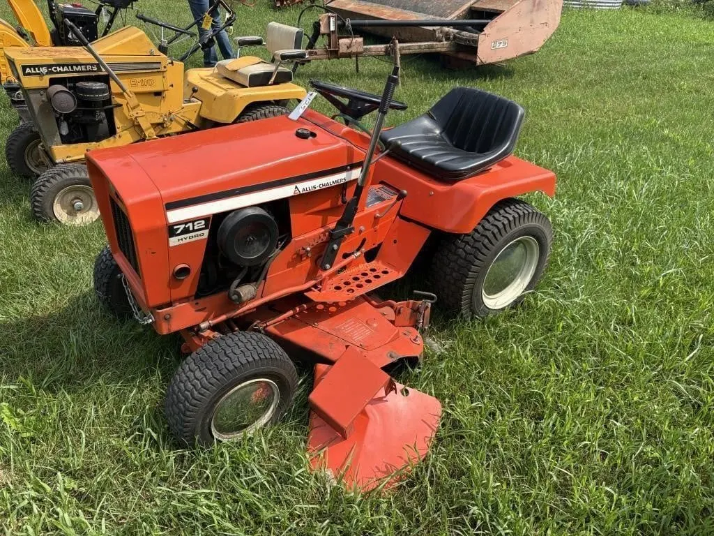 Allis Chalmers 712 Hydro Lawn Tractor