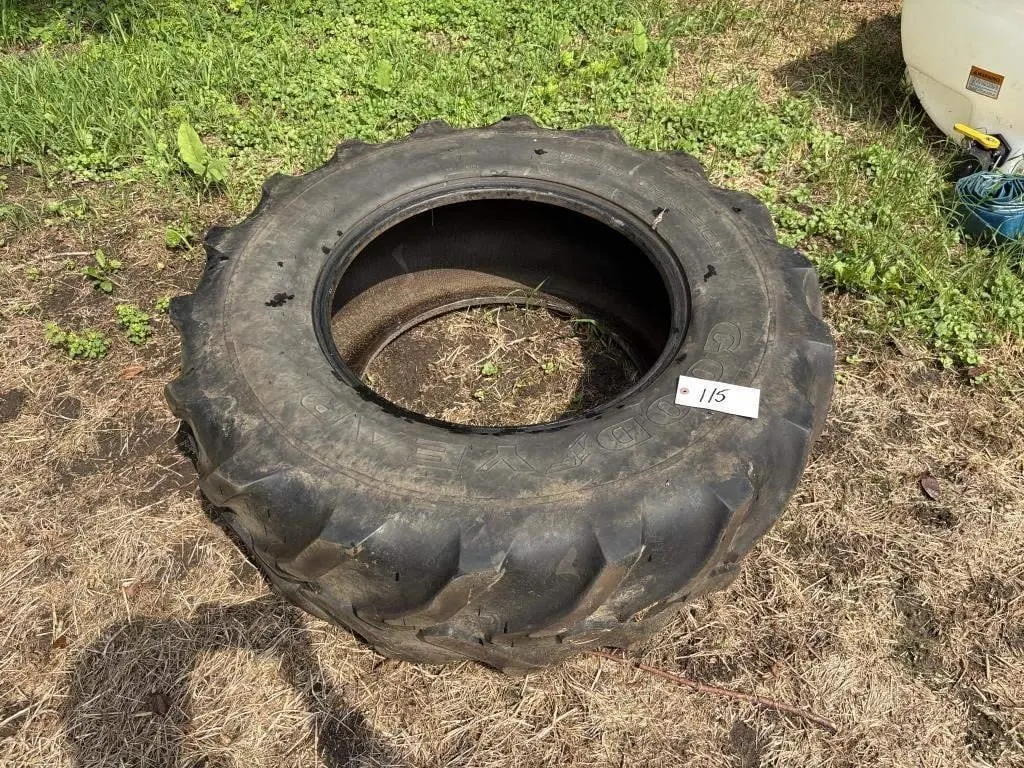14.9x24 Tractor Tire