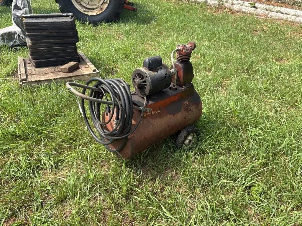 Red & White Air Compressor - Runs