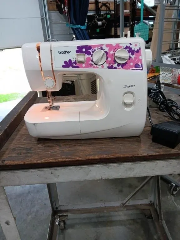 Brother LS-2000 Sewing Machine. Tested.