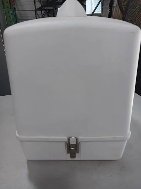 Sewing machine case
Measurements 13Lx12Wx15H
