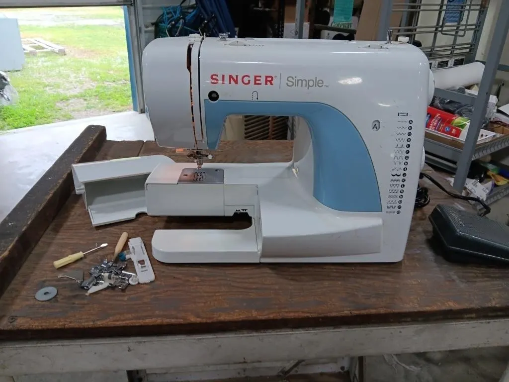 Singer Simple Sewing Machine. Model # E99670.