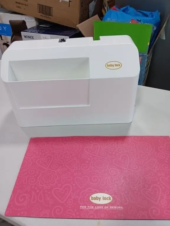 Baby Lock hard plastic machine case, has crack on
