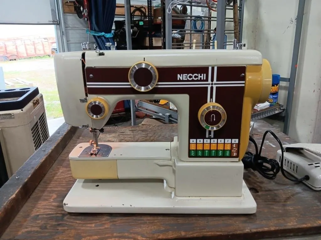 Necchi Sewing Machine. Model # 523. Tested.