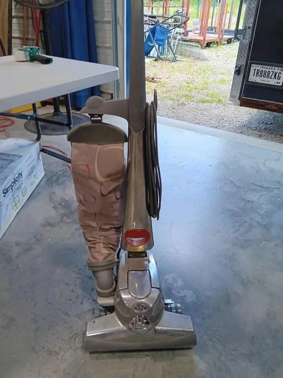 Kirby Sentria upright vacuum powered on, e3