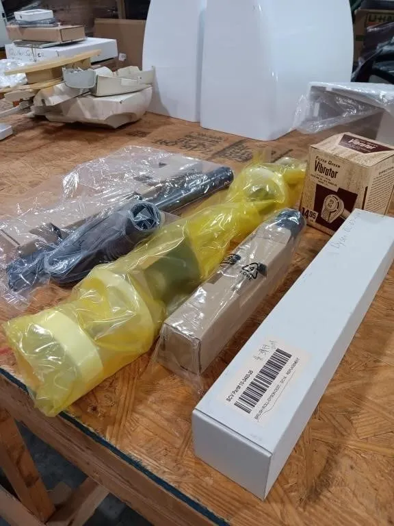 Dyson parts and filter queen vibrator