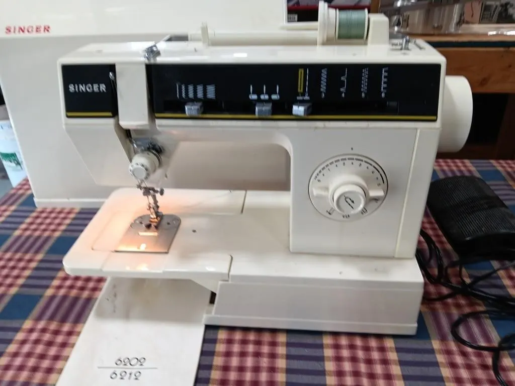 Singer Sewing Machine With Cover. Model# 6212C.
