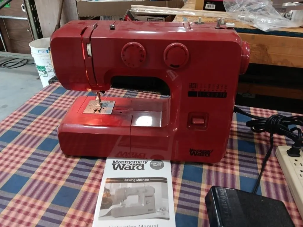 Montgomery Ward Sewing Machine. Tested.
