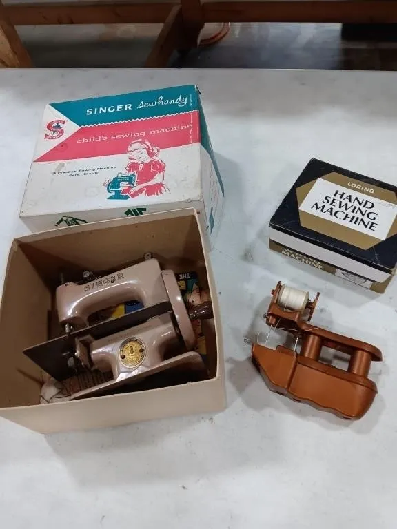 Vintage Singer sewhandy child's sewing machine &