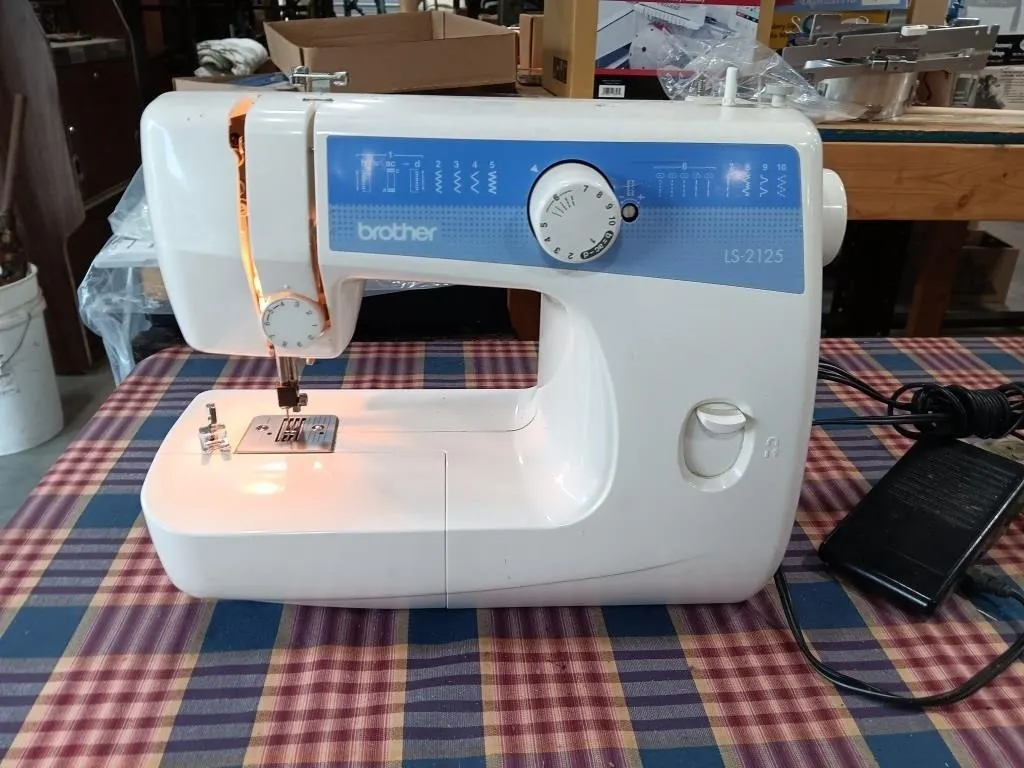 Brother LS-2125 Sewing Machine. Tested.