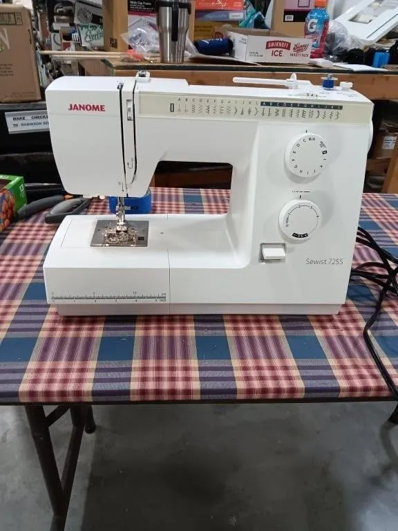 Janome Sewist 725S. Tested.