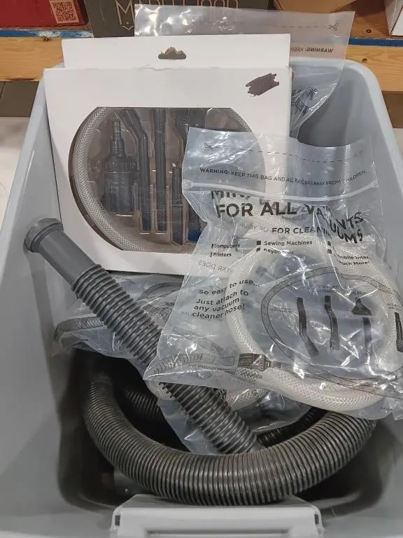 Mini- attachments for vacuum cleaners and