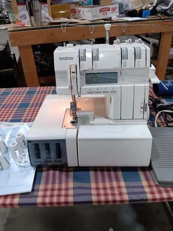 Brother Model # PL-2100 Serger. Tested.