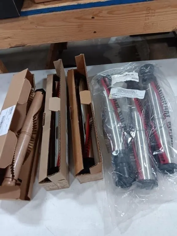 Metal agitator rollers and one wooden