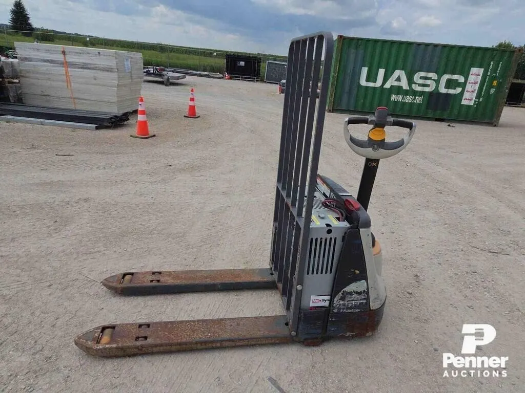 * Crown WP 3000 Electric Pallet Truck