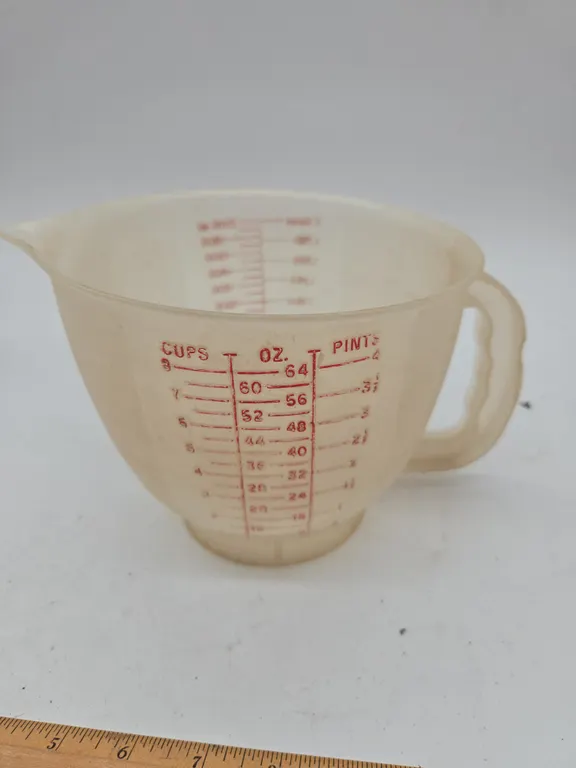 Vintage pyrex eight cup measuring cup