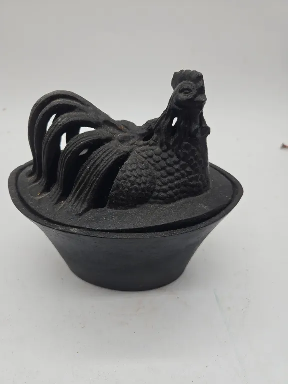 Vintage cast iron rooster humidifier