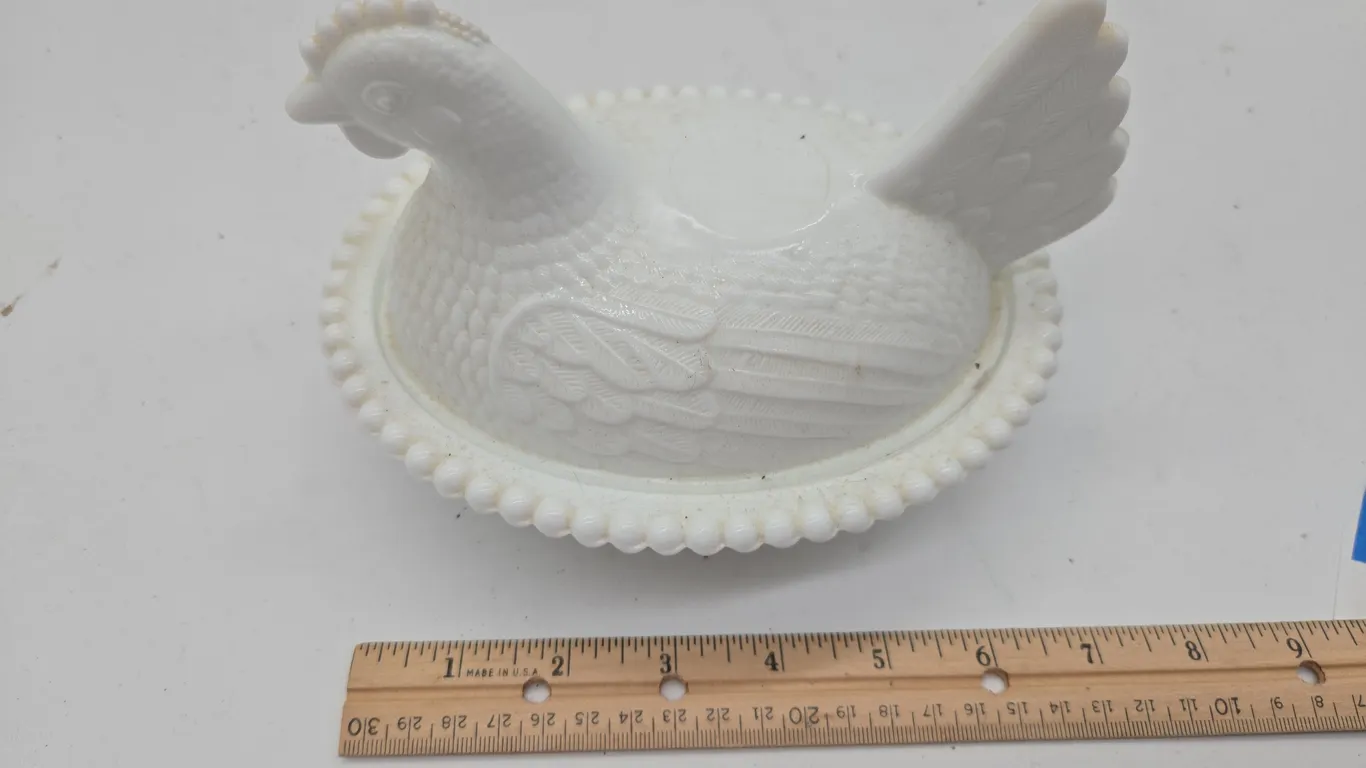 Vintage white indiana glass, milk glass hen on nest