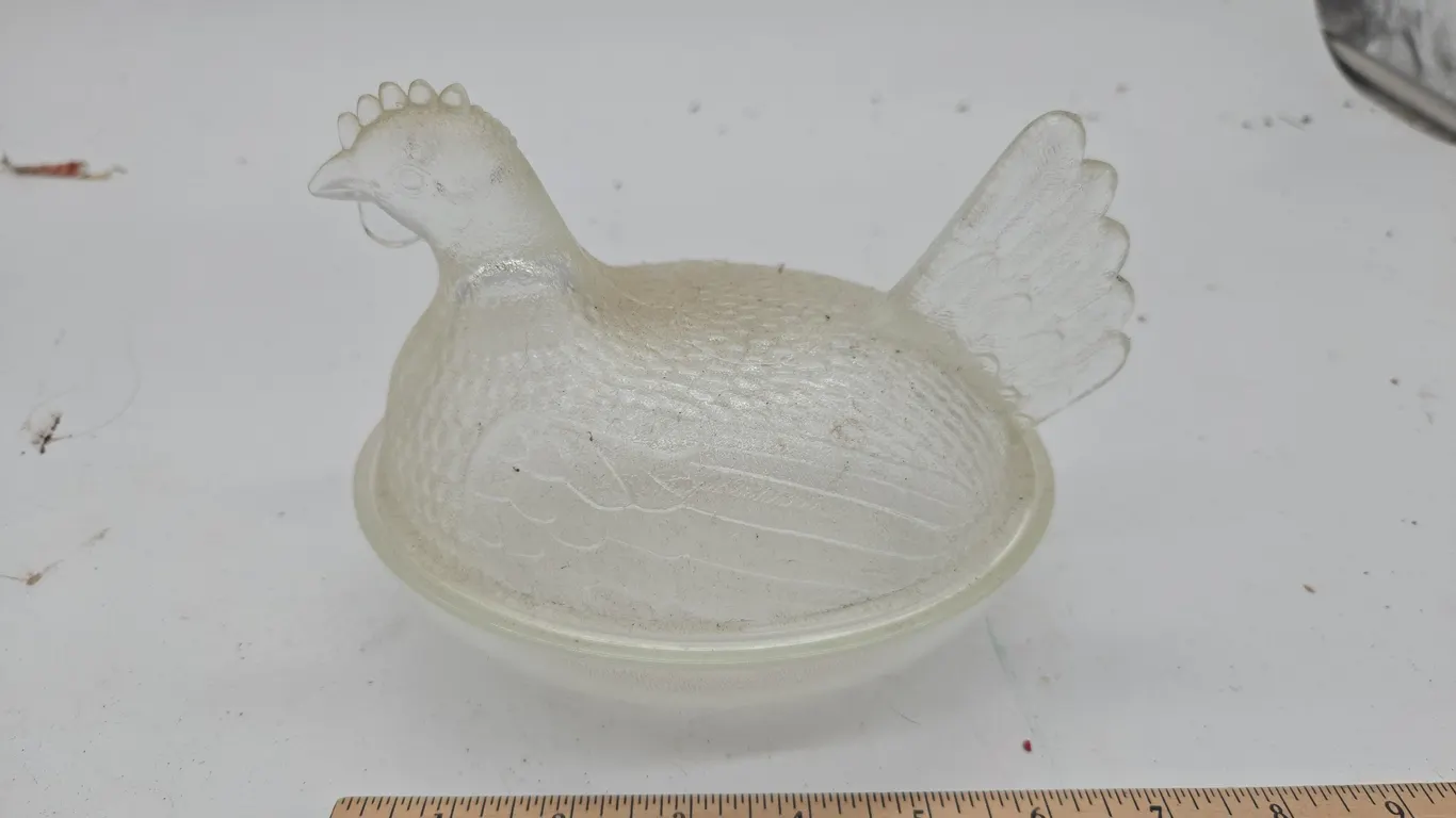 Ventunatt clear indiana glass hen on nest