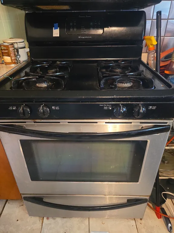 Frigid air natural gas range